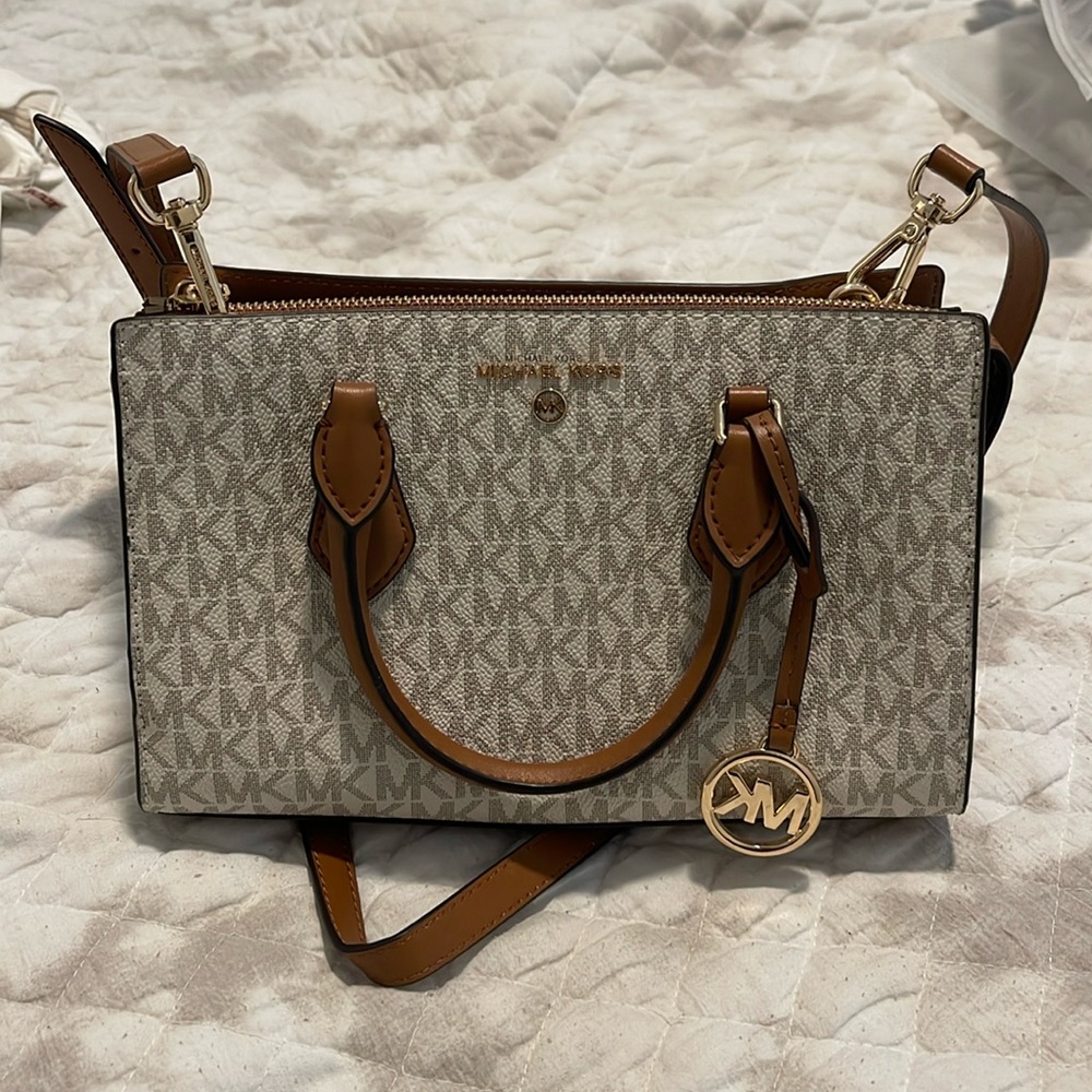 Michael Kors purse - Perfect Condition